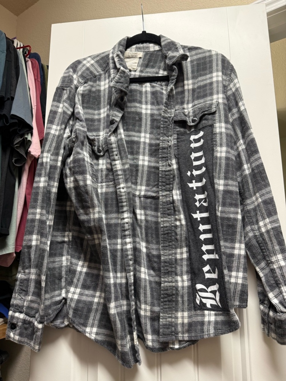 Taylor Swift Reputation American Eagle Outfitters Gray and White Plaid Flannel